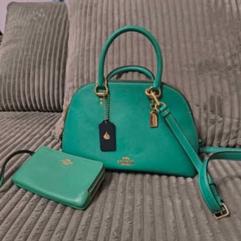 Coach Vibrant Green Katy Satchel and Double Wristlet Set